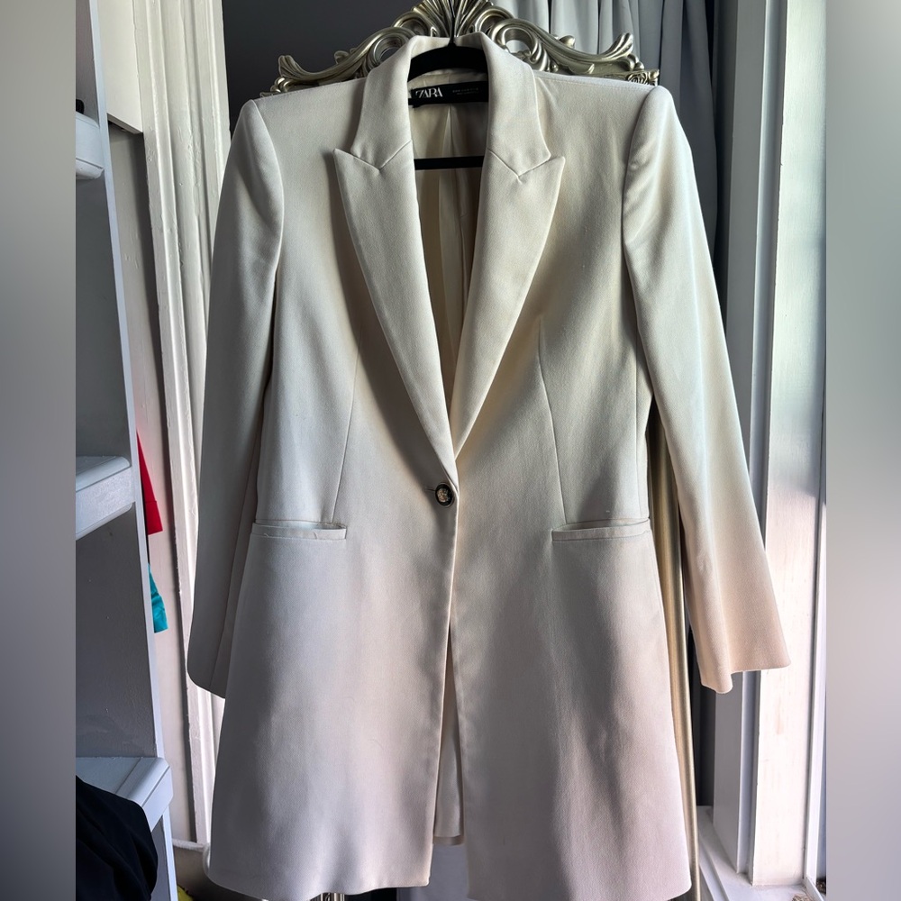 Zara Off-White Long Textured Blazer- with gold and black buttons